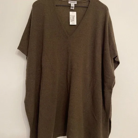 New with tags Nordstrom wool cashmere Olive green Poncho Sweater one size - Picture 1 of 4